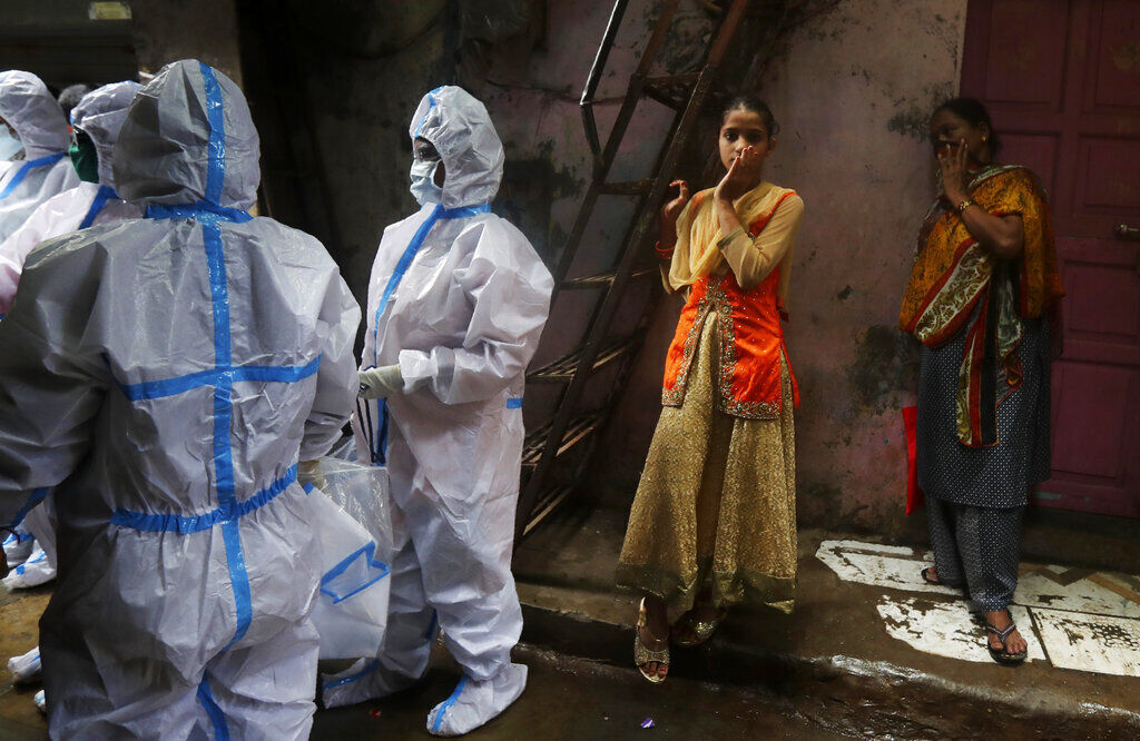APTOPIX Virus Outbreak India